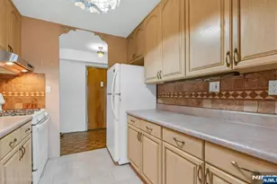 2185 Lemoine Ave 2C, Fort Lee, NJ 07024 - Photo 13