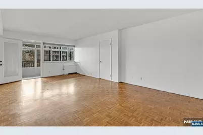 2185 Lemoine Avenue 2C #2C, Fort Lee, NJ 07024 - Photo 7