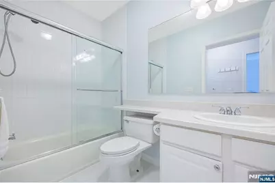 337 The Promenade 337 #337, Edgewater, NJ 07020 - Photo 17