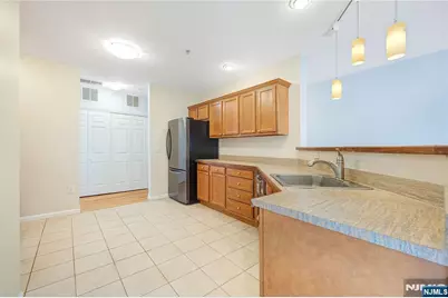 337 The Promenade 337 #337, Edgewater, NJ 07020 - Photo 13