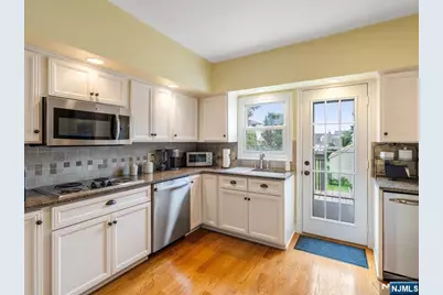 521 9th Street, Carlstadt, NJ 07072 - Photo 5