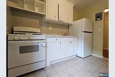 2195 N Central Road 3H #3H, Fort Lee, NJ 07024 - Photo 5