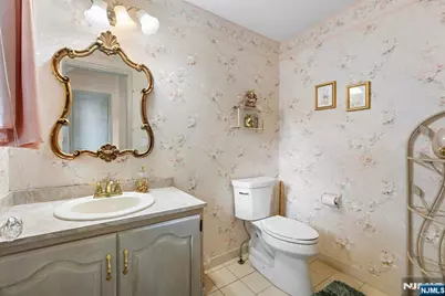 675 Raritan Road 6 #6, Clark Township, NJ 07066 - Photo 13