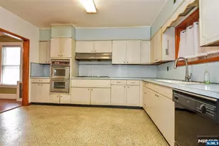 616 Elm St, Maywood, NJ 07607 - Photo 15
