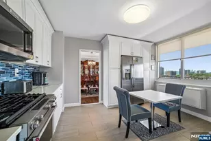 2150 Center Ave 16G, Fort Lee, NJ 07024 - Photo 9