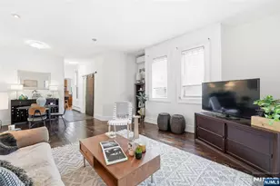 913-915 Willow Ave 4A, Hoboken, NJ 07030 - Photo 3