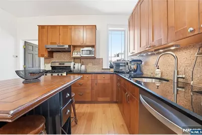 913-915 Willow Avenue 4A #4A, Hoboken, NJ 07030 - Photo 7