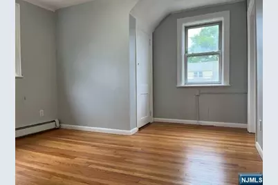 1014 Ponsi Street 2nd Floor #2nd Floor, Fort Lee, NJ 07024 - Photo 9