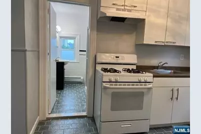 1014 Ponsi Street 2nd Floor #2nd Floor, Fort Lee, NJ 07024 - Photo 5