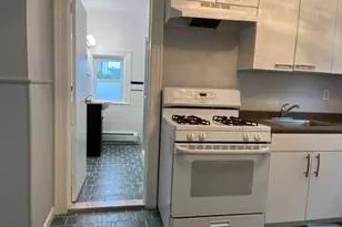 1014 Ponsi Street 2nd Floor, Fort Lee, NJ 07024 - Photo 5