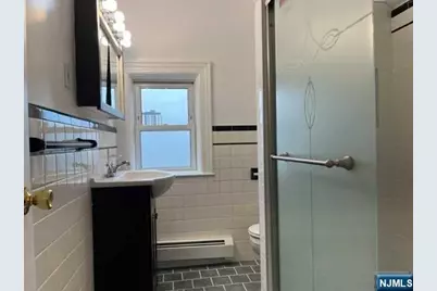 1014 Ponsi Street 2nd Floor #2nd Floor, Fort Lee, NJ 07024 - Photo 7
