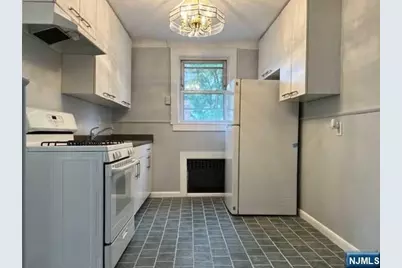 1014 Ponsi Street 2nd Floor #2nd Floor, Fort Lee, NJ 07024 - Photo 5