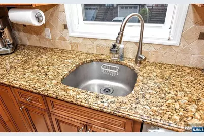 36 Michael Lane 5 #5, Wallington, NJ 07057 - Photo 11