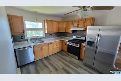 39 Wadsworth Street 2 #2, Wallington, NJ 07057 - Photo 5