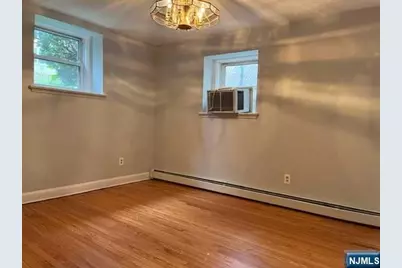 1014 Ponsi Street B #B, Fort Lee, NJ 07024 - Photo 5