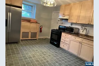 1014 Ponsi Street B #B, Fort Lee, NJ 07024 - Photo 3
