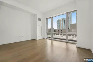 75 Park Ln, Jersey City, NJ 07310 - Photo 9
