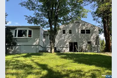 51 Earnshaw Place, Clifton, NJ 07013 - Photo 5