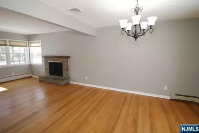 21 Waibel Drive, Allendale, NJ 07401 - Photo 5