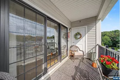 13 Whitney Avenue 402 #402, Morris Plains, NJ 07950 - Photo 19