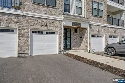 13 Whitney Avenue 402 #402, Morris Plains, NJ 07950 - Photo 3