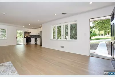 105 Hollywood Avenue, Ho Ho Kus, NJ 07423 - Photo 5
