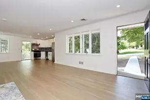 105 Hollywood Ave, Ho Ho Kus, NJ 07423 - Photo 5