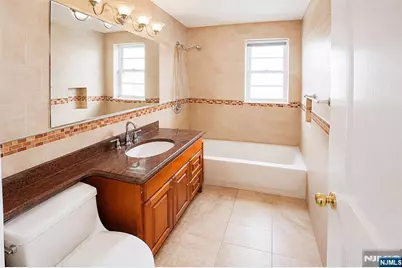 170 Myrtle Avenue A2 #A2, Fort Lee, NJ 07024 - Photo 5