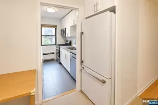 500 Linwood Dr 3B, Fort Lee, NJ 07024 - Photo 7