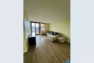 200 Division Street 5J #5J, Cliffside Park, NJ 07010 - Photo 3
