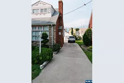 85 Strong, Wallington, NJ 07057 - Photo 3