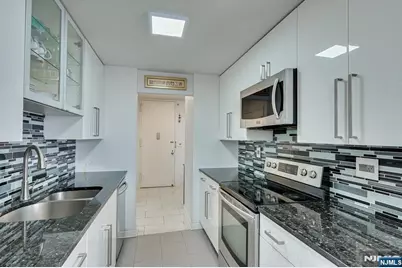 300 Winston Drive 2912 #2912, Cliffside Park, NJ 07010 - Photo 25