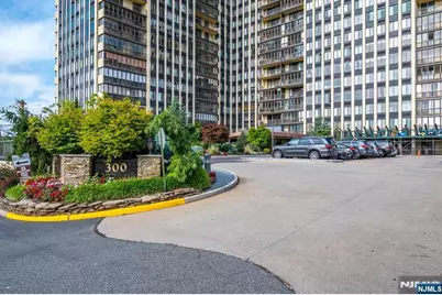 300 Winston Drive 2912 #2912, Cliffside Park, NJ 07010 - Photo 3