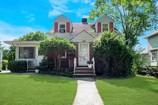 544 Abbott Ave, Ridgefield, NJ 07657 - Photo 1
