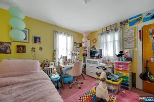 216 Irving Pl, Lyndhurst Township, NJ 07071 - Photo 9