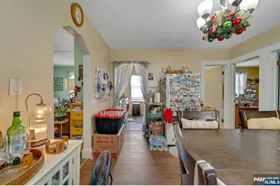 216 Irving Place, Lyndhurst Township, NJ 07071 - Photo 5
