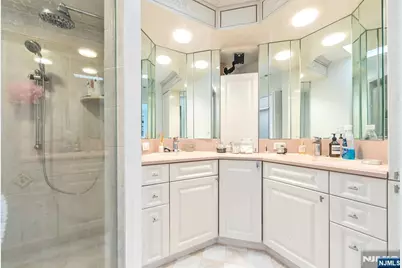16 Grand Cove Way C16 #C16, Edgewater, NJ 07020 - Photo 15