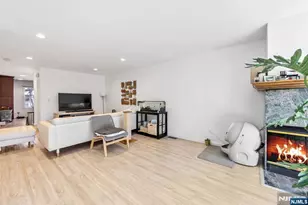 16 Grand Cove Way C16, Edgewater, NJ 07020 - Photo 7
