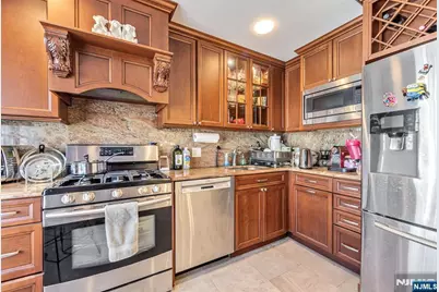 16 Grand Cove Way C16 #C16, Edgewater, NJ 07020 - Photo 11