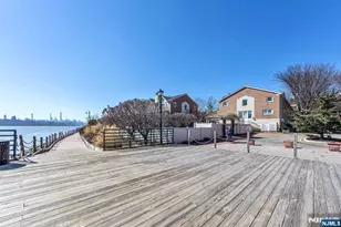 16 Grand Cove Way C16, Edgewater, NJ 07020 - Photo 23