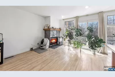 16 Grand Cove Way C16 #C16, Edgewater, NJ 07020 - Photo 5