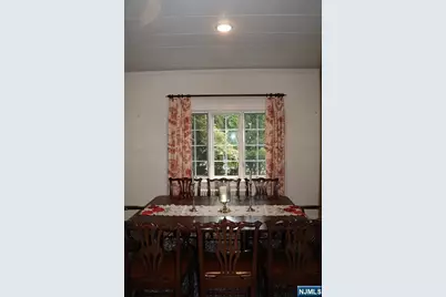 1014 Arcadian Way, Fort Lee, NJ 07024 - Photo 13