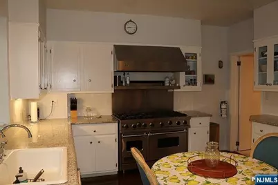 1014 Arcadian Way, Fort Lee, NJ 07024 - Photo 33