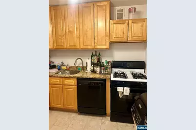 2100 Linwood 3F #3F, Fort Lee, NJ 07024 - Photo 9