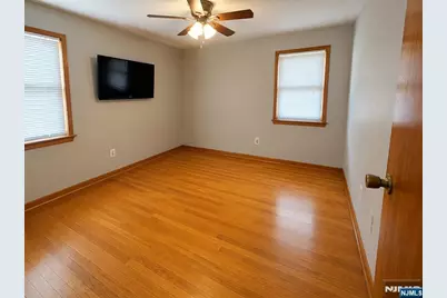 16 Jackson Avenue, South Hackensack Township, NJ 07606 - Photo 15