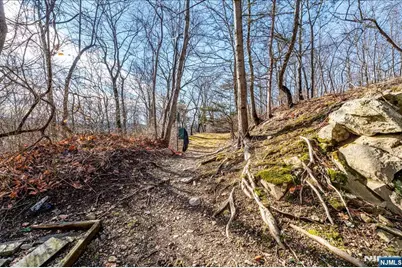 100 Pierson Miller Drive F32 #F32, Pompton Lakes, NJ 07442 - Photo 23