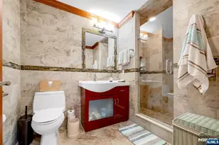 1 Aspen Ct, Mahwah, NJ 07430 - Photo 23