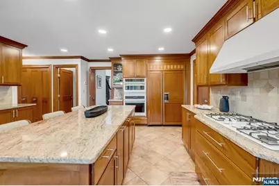 1 Aspen Court, Mahwah, NJ 07430 - Photo 15