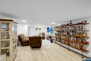 1 Aspen Ct, Mahwah, NJ 07430 - Photo 41
