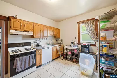 948 Van Houten Avenue, Clifton, NJ 07013 - Photo 9
